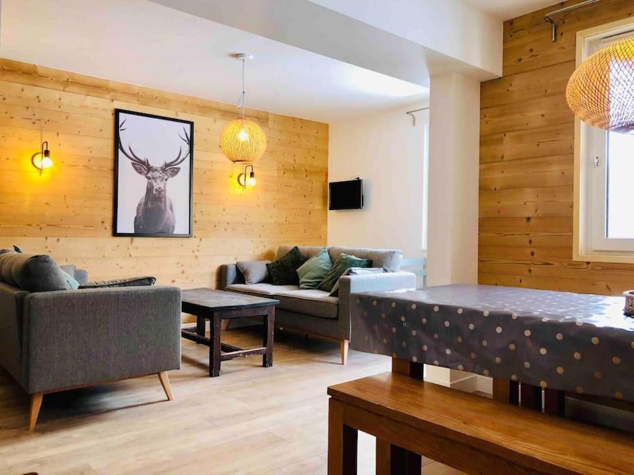 Appartement T4 8 Couchages Spacieux Et Cosy Au Pied Des Pistes Genos ภายนอก รูปภาพ