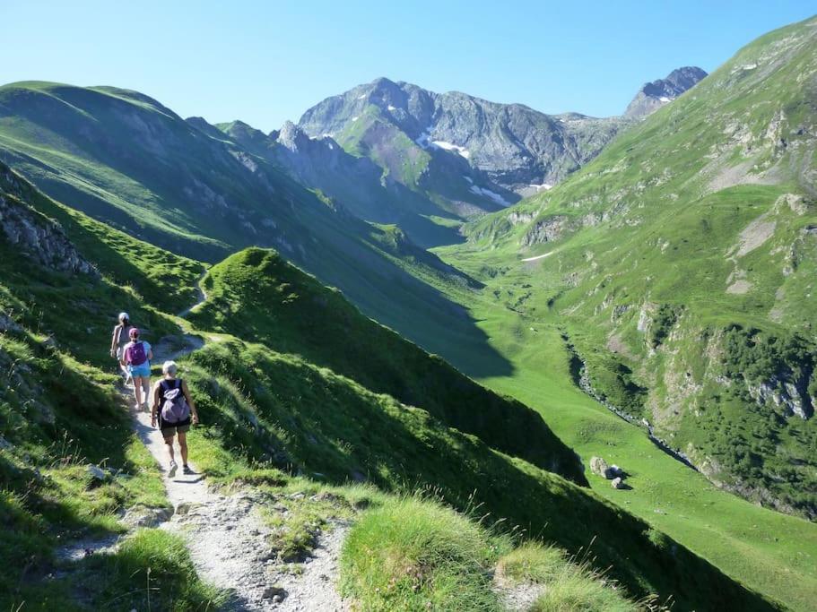 Appartement T4 8 Couchages Spacieux Et Cosy Au Pied Des Pistes Genos ภายนอก รูปภาพ