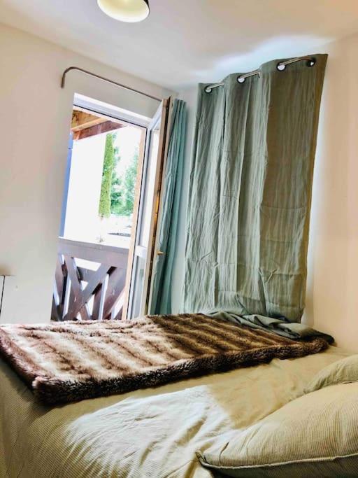 Appartement T4 8 Couchages Spacieux Et Cosy Au Pied Des Pistes Genos ภายนอก รูปภาพ